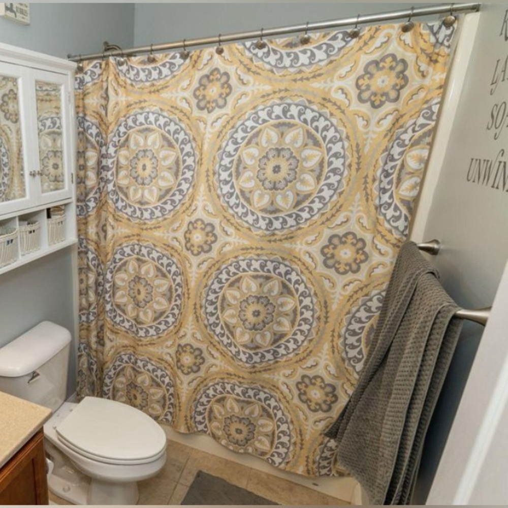 Yellow/gray shower curtain w/ 12 white plastic rings